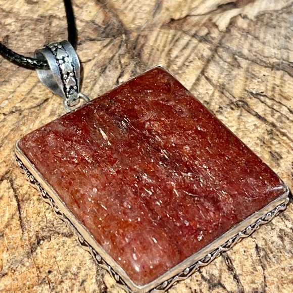 Red Aventurine Quartz Pendant 2” - Picture 7 of 15